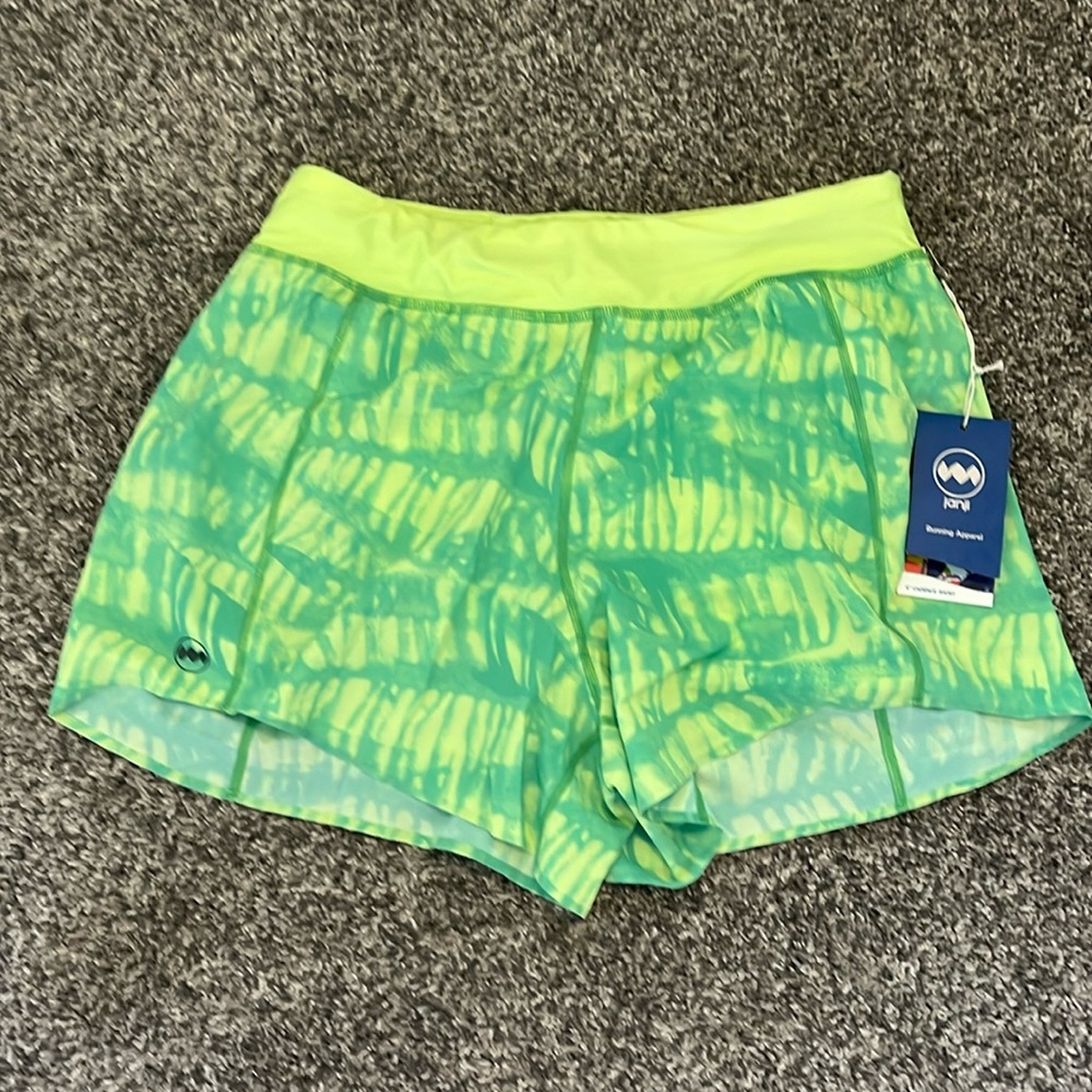 Janji Women’s 4” Cadence Short Small